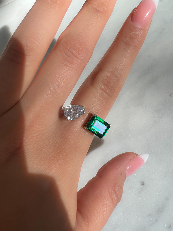 Emerald x Pear Cut Ring Green