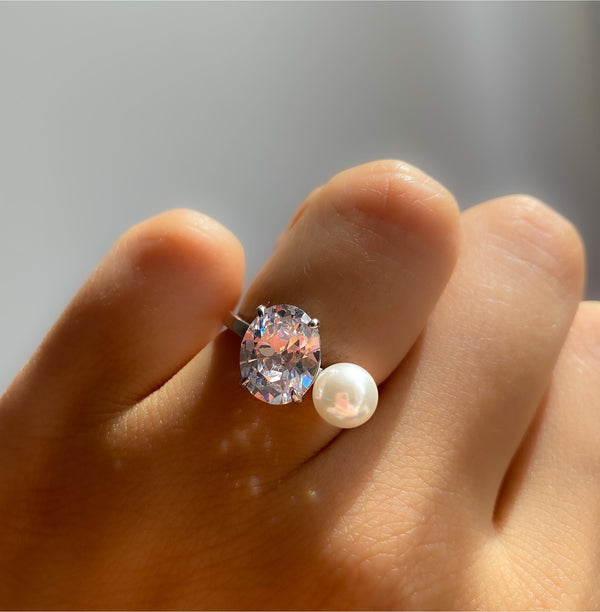 Oval x Pearl  Toi et Moi Ring